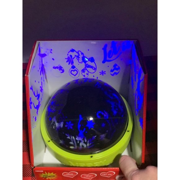Dr. Seuss The Grinch LED Color Changing Lightshow Projector - Picture 11 of 12